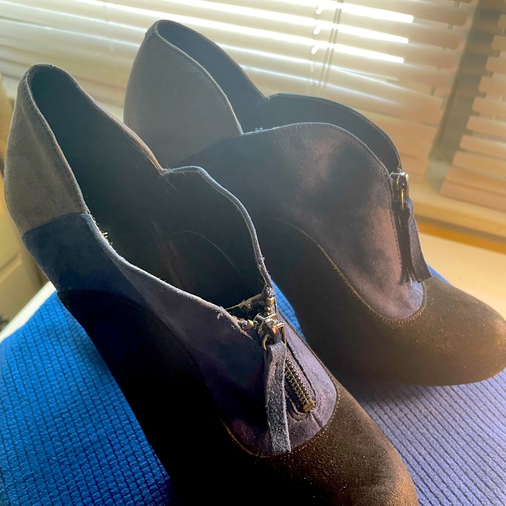 Elegant Black, Blue and Grey Women’s Shoe Booties